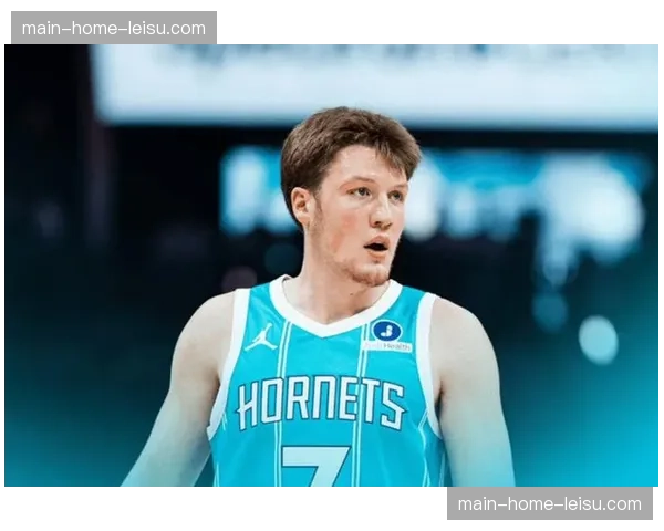 克努佩尔新秀季命中273记三分 42.7%命中率当选三分王